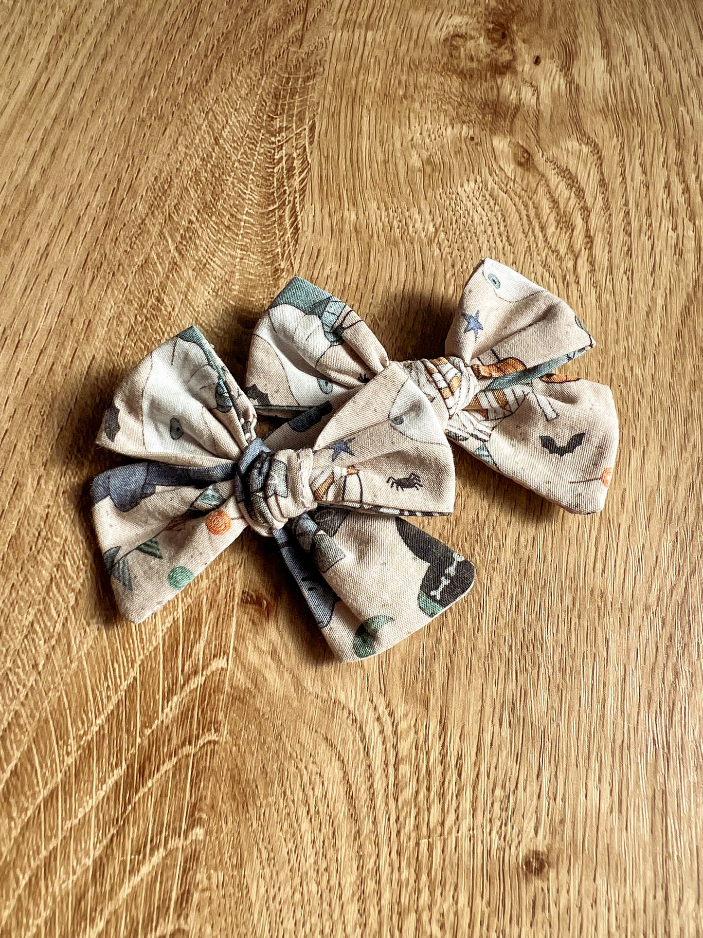 Spooky Dino Hair Bows (single bow)